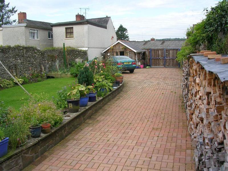 The Drovers Bed And Breakfast Llandovery Exterior photo